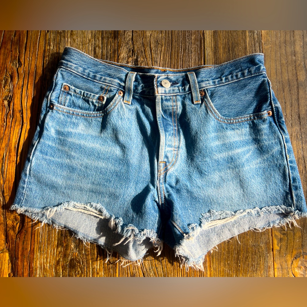 Levi 501 cut off shorts (size 27)